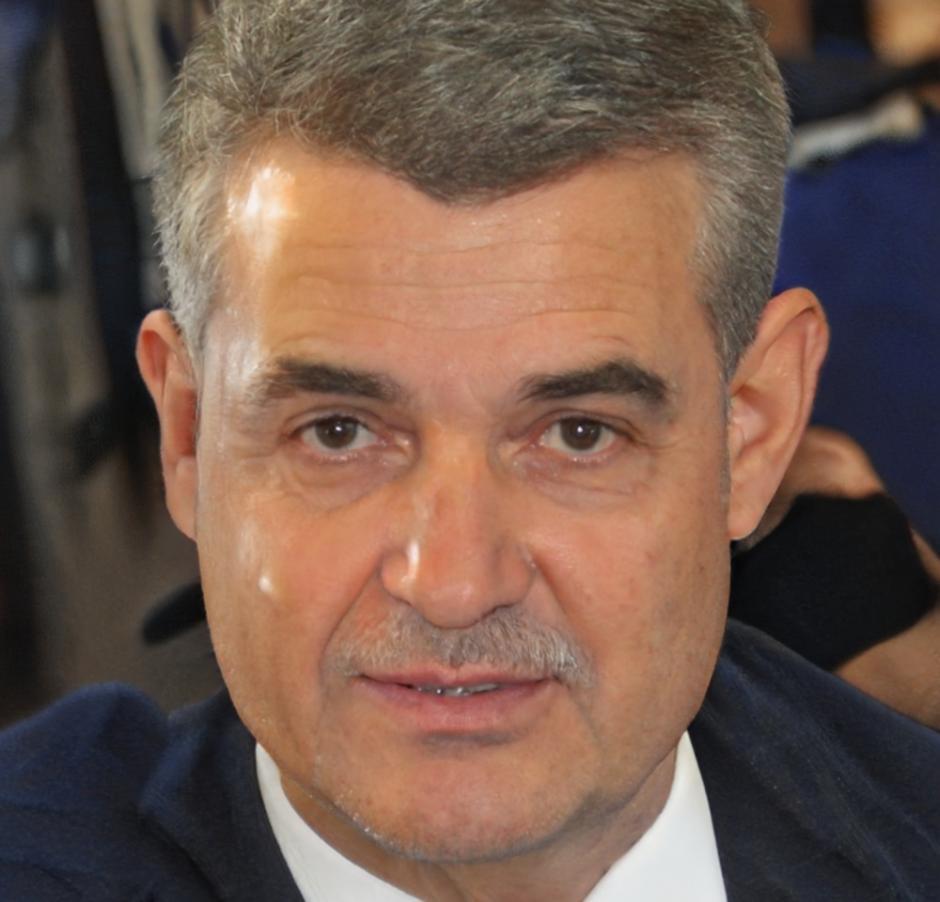 Director de Análisis Financiero especializado en mercados internacionales